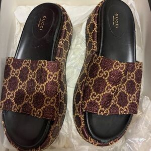 Heritage Women's Burgundy and Gold Patterned Mules